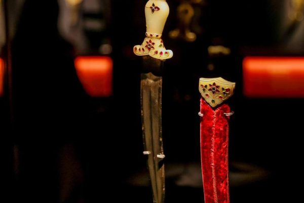 Blossoms and Blades, Treasures of the Mughal Court (16th–19th c.) 2